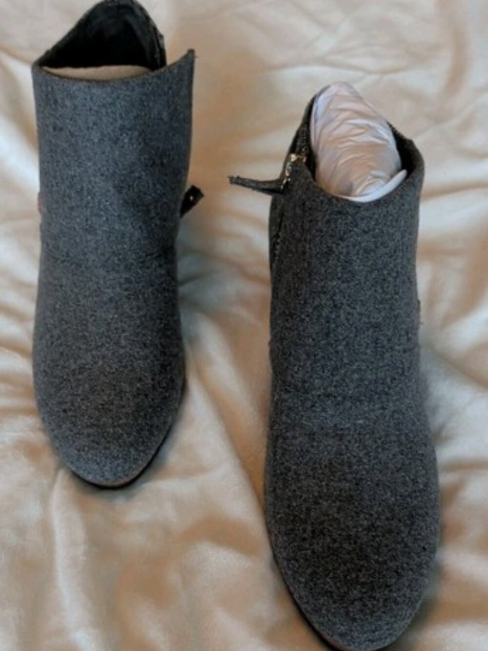 Woman's Boots Dr. Scholl's Create Mid Boot Grey  SIze 9M NEW